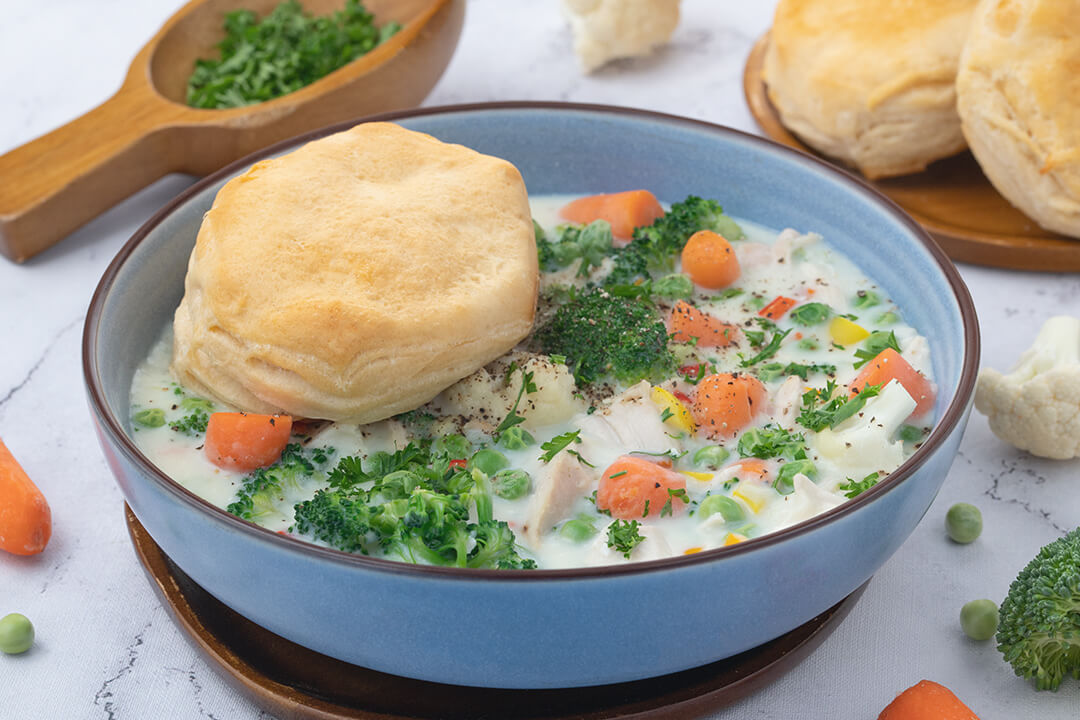 Chicken & Veggie Pot Pie Soup